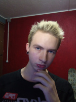 Молодой парень очень хочет опытную женщину. – Фото 1