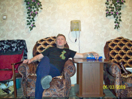 Мужчина ждет свободную женщину – Фото 1