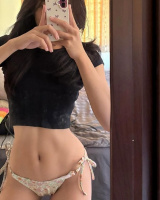 Девушка, настроена на вечер, который не закончится перепиской.  – Фото 1